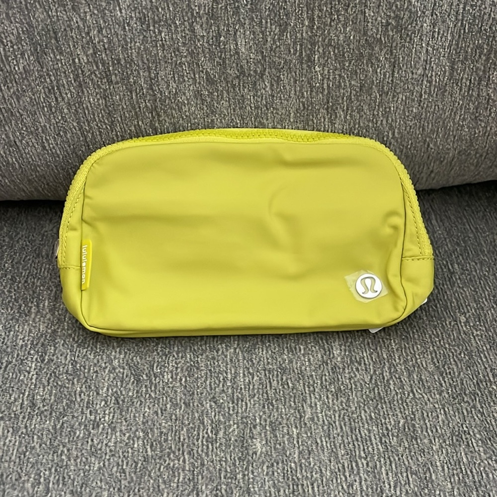NWT LULULEMON EVERYWHERE BELT BAG 1L Yellow Serpentine OS